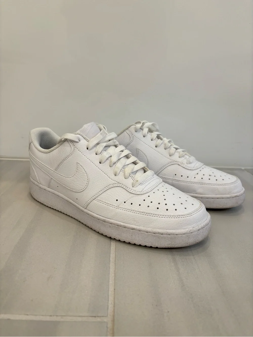 Classic White Mens Nike Sneakers- size 10.5 - court vision